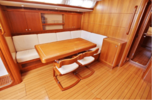 53-506-interior-saloon3.png