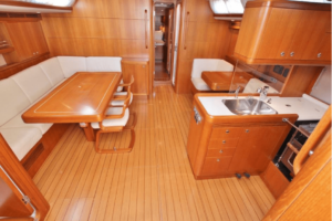 53-506-interior-saloon4.png
