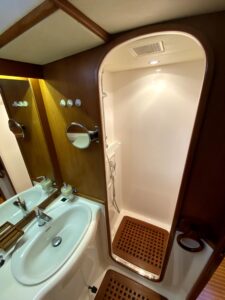 CabinMain-toilet2-scaled.jpg