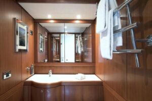 16-Master-Cabin-bathroom
